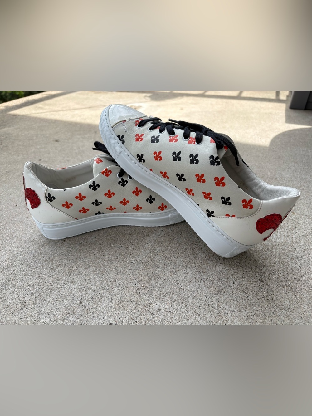 Valentina Rangoni Italy White Leather Fleur-De-Lis Print Low-Top Sneakers 7.5